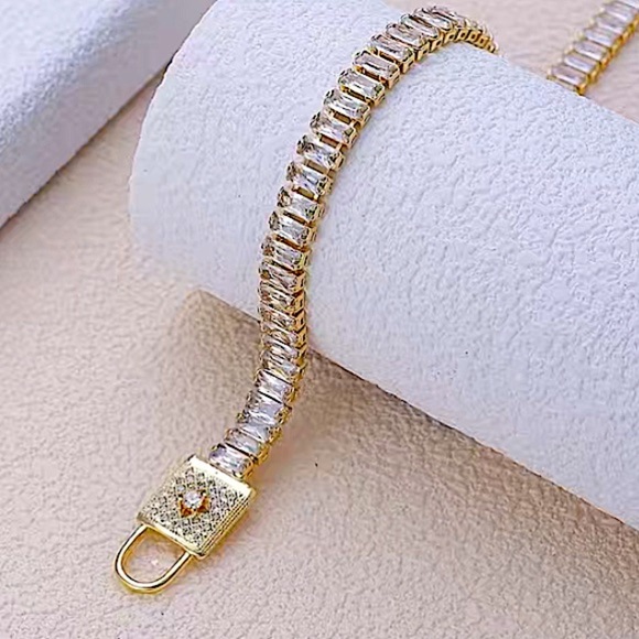 Gold Plated Cubic Zircon Lock Closure Tennis Bracelet - Picture 2 of 2